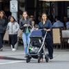 Eva Longoria promène son fils Santiago dans les rues de Los Angeles, le 1er février 2019.