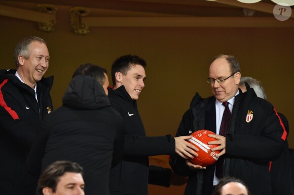 Louis Ducruet entre Vadim Vasilyev, le vice-président de l'ASM, et le prince Albert II de Monaco durant la rencontre de football de Ligue 1 opposant Monaco à Lille au stade Louis II le 16 mars 2018. © Bruno Bebert/Bestimage