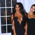 Kourtney Kardashian, Kim Kardashian arrivent à la 21ème édition du "amfAR Gala" au profit de la recherche contre le SIDA au Cipriani Wall Street à New York, le 6 février 2018. © Morgan Dessalles/Charles Guerin/Bestimage