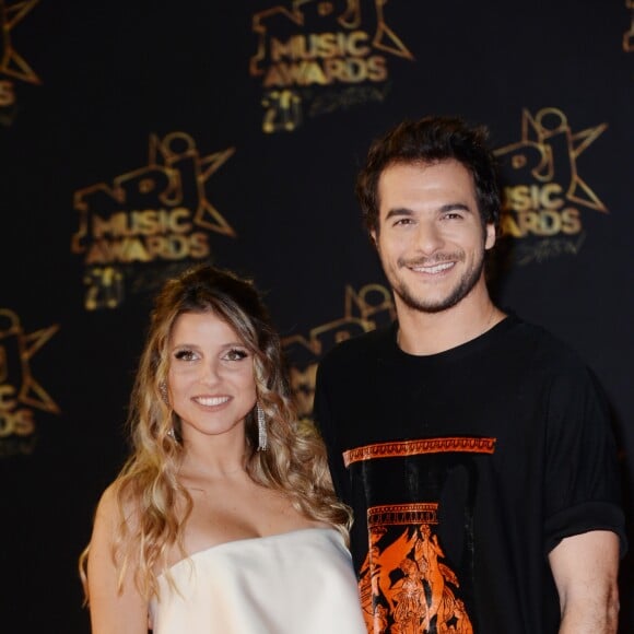 Amir Haddad et sa femme Lital (enceinte) - 20ème cérémonie des NRJ Music Awards au Palais des Festivals à Cannes. Le 10 novembre 2018 © Christophe Aubert via Bestimage