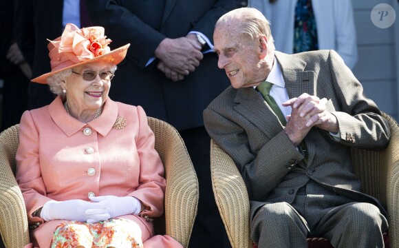 La reine Elizabeth II et le prince Philip duc d'Edimbourg - La famille royale d'Angleterre lors de la finale de la "Royal Windsor Cup", le 24 juin 2018.