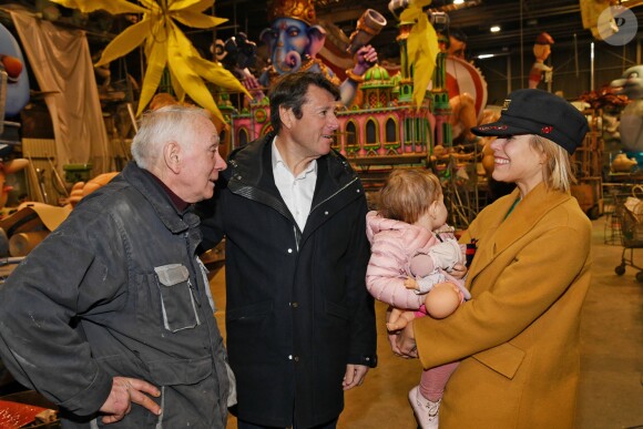 Exclusif - Christian Estrosi (le maire de Nice), sa femme Laura Tenoudji Estrosi et leur fille Bianca ont visité l'atelier des Carnavaliers à Nice le 9 février 2019, pour décourvrir les chars du Carnaval de Nice 2019 © Bruno Bebert/Bestimage