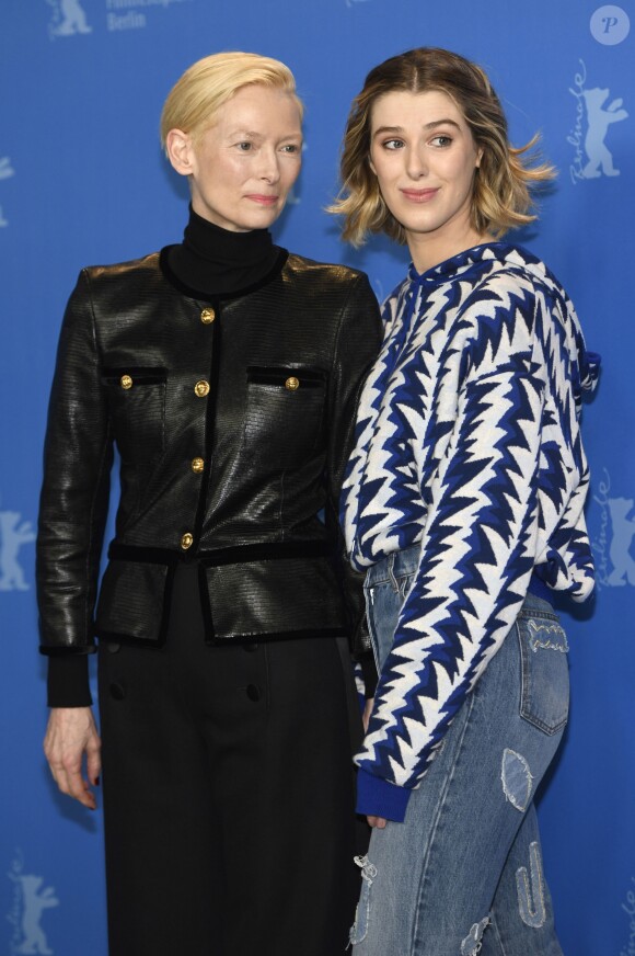 Tilda Swinton et sa fille Honor lors du photocall et de la conférence de presse du film "The Souvenir" au 69ème Festival International du Film de Berlin, La Berlinale le 12 février 2019. 12/02/2019 - Berlin