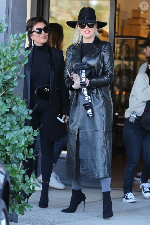 Exclusif - Kris Jenner et Khloé Kardashian sur le tournage de l'émission "Keeping Up With The Kardashians" à Los Angeles, le 7 février 2019.