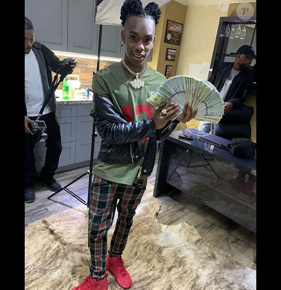 Le rappeur YNW Melly s'est rendu à la police. Il est accusé du double meurtre de ses amis Anthony Williams et Christopher Thomas Jr.