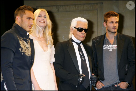 Sebastien Jondeau, Claudia Schiffer, Karl Lagerfeld et Brad Kroenig en soirée à Paris en 2007.