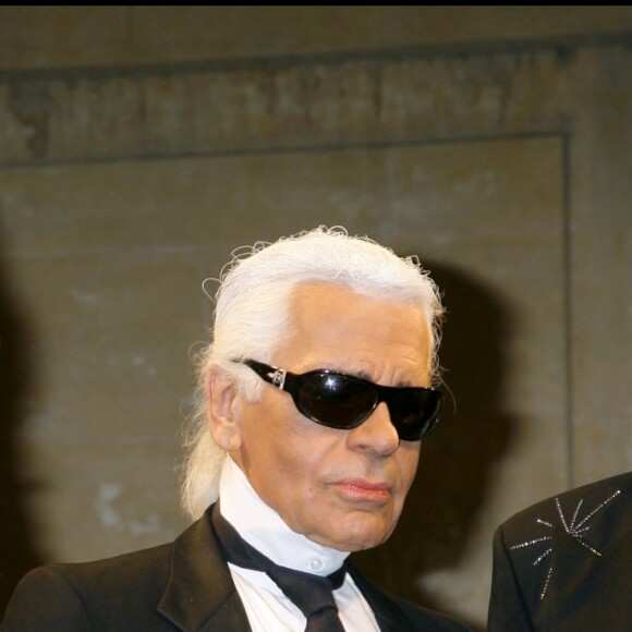 Sebastien Jondeau, Claudia Schiffer, Karl Lagerfeld et Brad Kroenig en soirée à Paris en 2007.