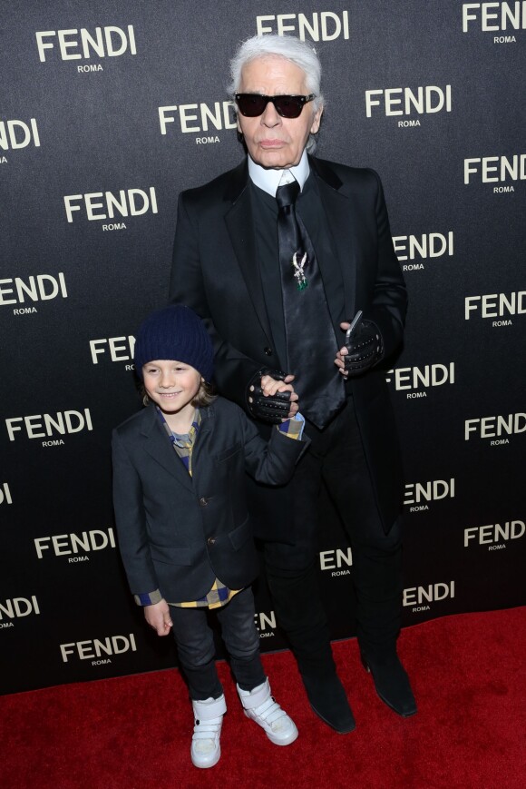 Karl Lagerfeld et Hudson Kroenig - People à l'inauguration de la boutique Fendi à New York, le 13 février 2015.