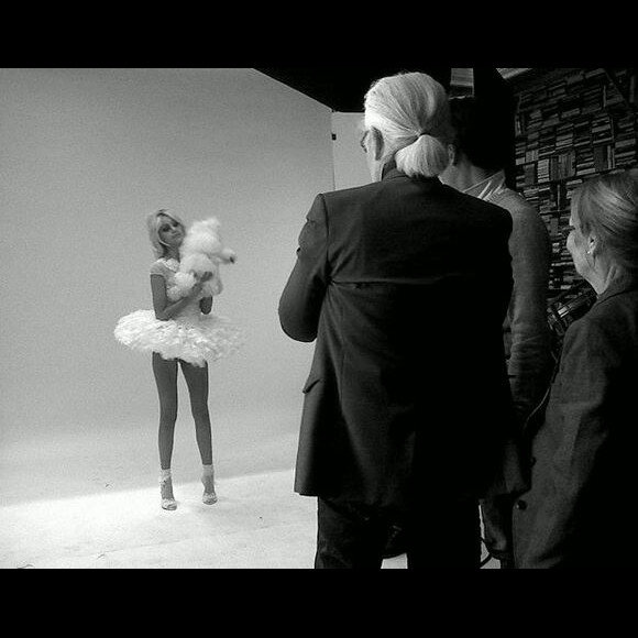 Zahia Dehar et Karl Lagerfeld. Photo publiée en février 2018.