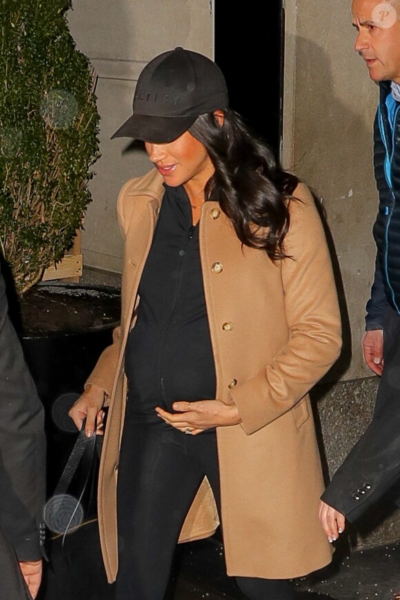 Meghan Markle, duchesse de Sussex, enceinte, à la sortie de son hôtel à New York City, New York, Etats-Unis, le 20 février 2019.
