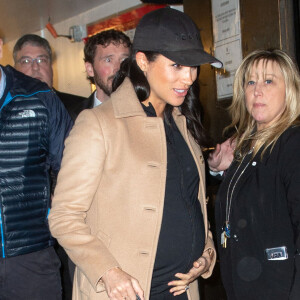 Meghan Markle, duchesse de Sussex, enceinte, à la sortie de son hôtel à New York City, New York, Etats-Unis, le 20 février 2019.