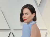 Charlize Theron, brune et dos nu aux Oscars : Simplement sculpturale