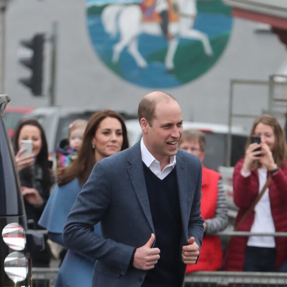 Le prince William, duc de Cambridge, et Kate Catherine Middleton, duchesse de Cambridge en visite au centre "SureStart Facility" à Ballymena lors de leur voyage officiel en Irlande. Le 28 février 2019