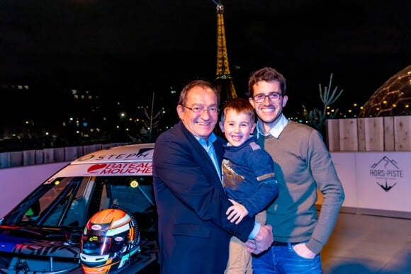 Exclusif - Jean-Pierre Pernaut pose avec son fils Olivier et son petit-fils Léo à l'occasion d'un événement du Trophée Andros à la compagnie des Bateaux Mouches à Paris le 8 février 2019. © Frédéric Piau