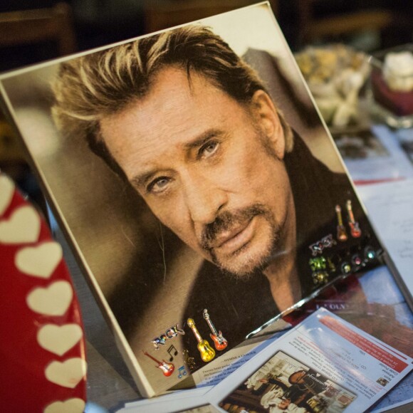 Messe en hommage à Johnny Hallyday à l'église de la Madeleine. Un moment très émouvant pour les fans venus en masse ce 9 décembre 2018. © Cyril Moreau/Pierre Perusseau/Bestimage