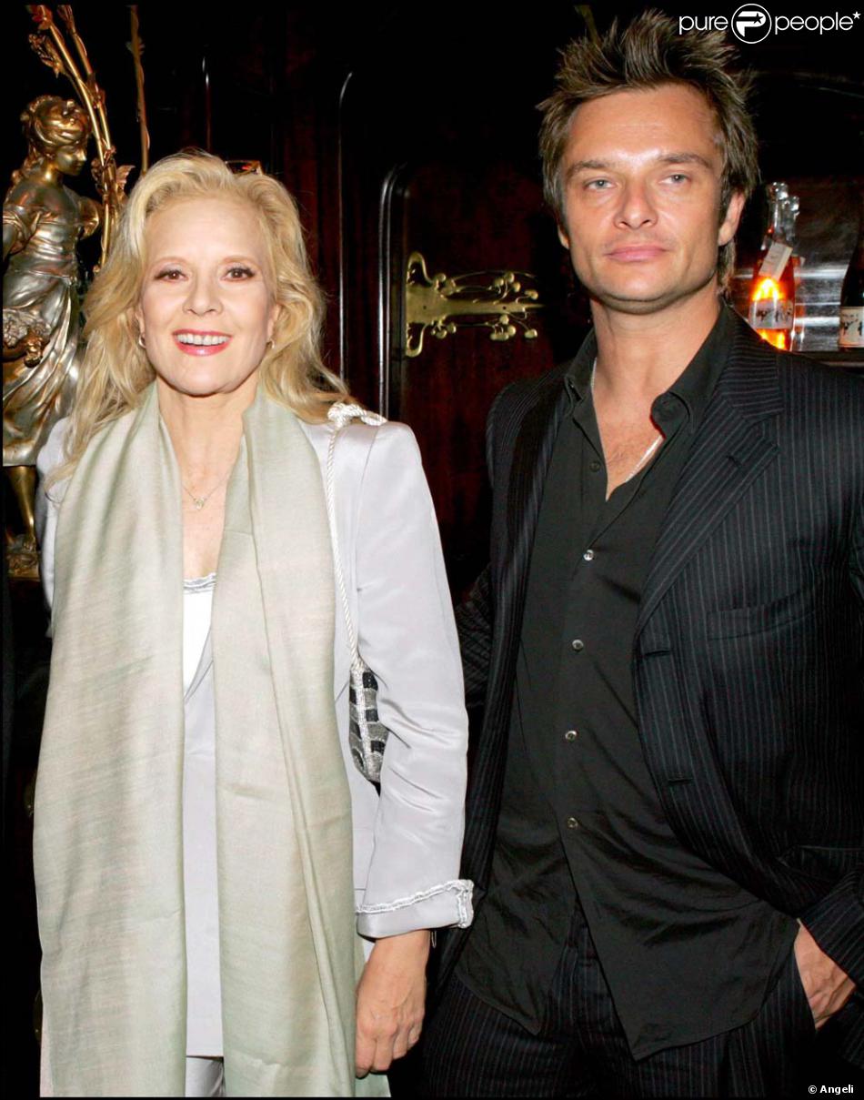 David Hallyday Ne Pouvait Qu Heriter Du Talent De Ses Parents Johnny Hallyday Et Sylvie Vartan Tres Proche De Sa Maman Aux Cotes De Qui Il A Grandi Il Est A Purepeople