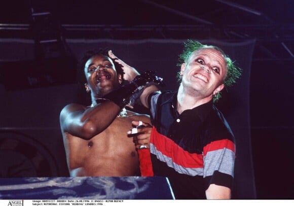 Keith Flint lors d'un concert de The Prodigy en août 1996 au festival de Reading. Le chanteur anglais est mort le 4 mars 2019 à 49 ans.