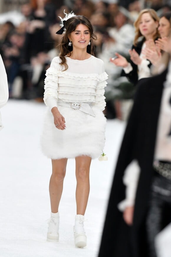 Penélope Cruz - Défilé de mode Prêt-à-Porter automne-hiver 2019/2020 "Chanel" au Grand Palais, à Paris. Le 5 mars 2019