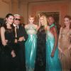 Yasmin Le Bon, Karl Lagerfeld, Nadja Auermann, Claudia Schiffer, Naomi Campbell et Carla Brunoi à Paris. Mars 1996.