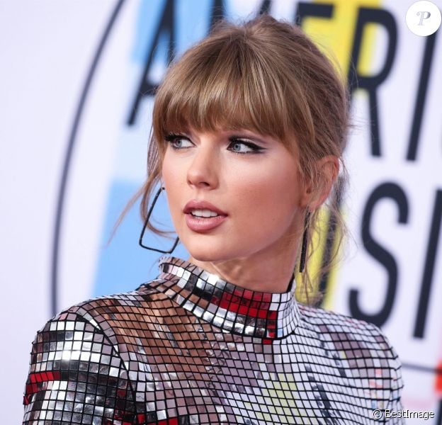 Taylor Swift à la soirée 2018 American Music Awards au théâtre Microsoft à Los Angeles, le 9 octobre 2018