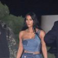 Kim Kardashian et son mari Kanye West s'embrassent à la sortie du restaurant Nobu à Malibu. Le couple est allé fêter l'anniversaire de leur ami J. Cheban. Le 27 février 2019