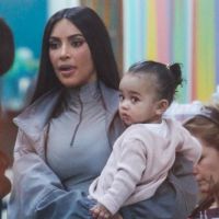Kim Kardashian : Sa fille Chicago, 1 an, déjà une fashionista en talons hauts