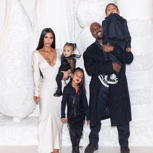 Kim Kardashian et Kanye West avec leurs enfants. Décembre 2018.