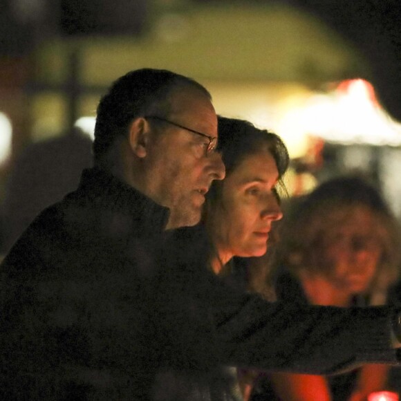 jean Reno et sa femme Zofia Borucka - Laeticia Hallyday, ses filles Jade et Joy, Jean Reno et sa femme Zofia ainsi que Charlotte Gainsbourg en famille se recueillent sur la tombe de J. Hallyday au cimetière de Lorient à Saint-Barthélemy, le 19 février 2019.