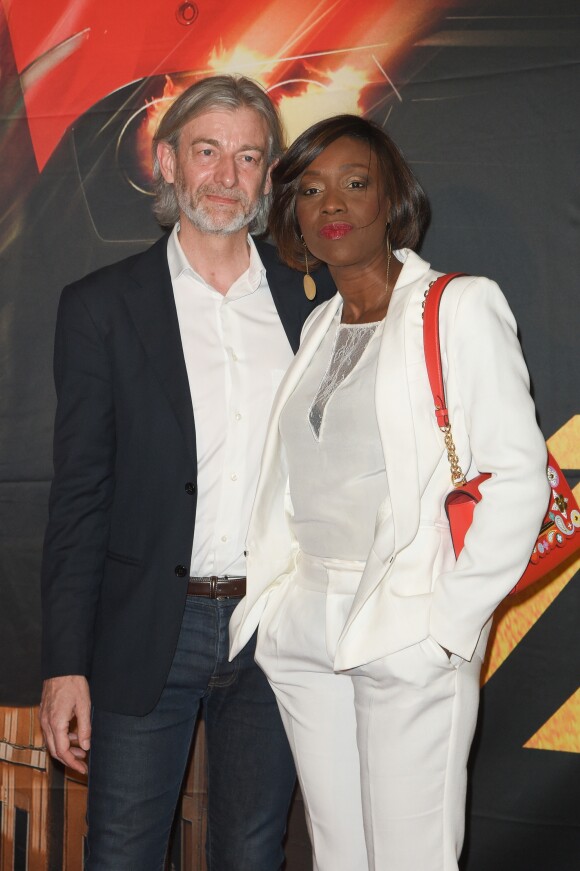 Gilles Verdez et sa compagne Fatou - Avant-première du film "Taxi 5" au cinéma le Grand Rex à Paris, France, le 8 avril 2018. © Coadic Guirec/Bestimage0