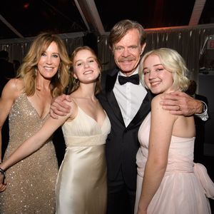 Felicity Huffman, son Mari William H. Macy et leurs filles Sofia Grace Macy et Georgia Grace Macy lors de la soirée de la 76ème cérémonie annuelle des Golden Globe Awards au Beverly Hilton Hotel à Los Angeles, Californie, Etats-Unis, le 6 janver 6, 2019. © HFPA/ZUMA Wire/Bestimage