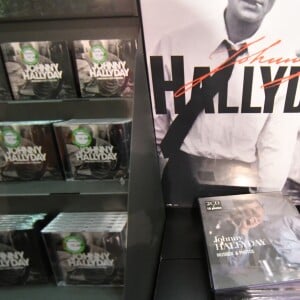 Mis en vente de l'album posthume de Johnny Hallyday "Mon pays c'est l'amour" à la Fnac de Nice le 19 octobre 2018 © Lionel Urman/Bestimage