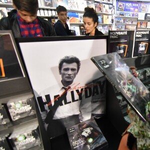 Mis en vente de l'album posthume de Johnny Hallyday "Mon pays c'est l'amour" à la Fnac de Nice le 19 octobre 2018 © Lionel Urman/Bestimage