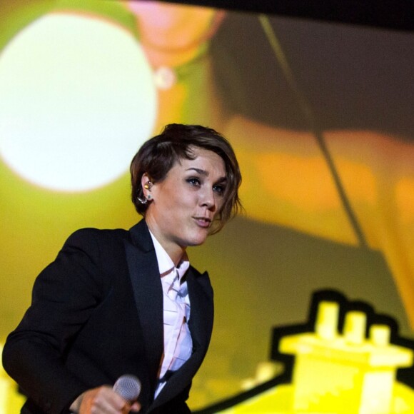 La chanteuse Zaz en concert au Max-Schmeling-Halle à Berlin, le 13 décembre 2016. © Future-Image via ZUMA Press/Bestimage