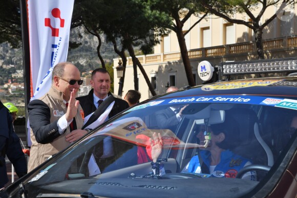 Le prince Albert II de Monaco a donné le départ de la 29ème édition du Rallye Aïcha des Gazelles catégorie E-Gazelle VINCI Immobilier sur la Place du Palais de Monaco le 16 mars 2019 © Bruno Bebert / Bestimage