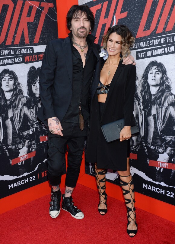 Tommy Lee et sa femme Brittany Furlan à l'avant-première du film Netflix "The Dirt" au cinéma ArcLight dans le quartier de Hollywood, à Los Angeles, Californie, Etats-Unis, le 18 mars 2019.