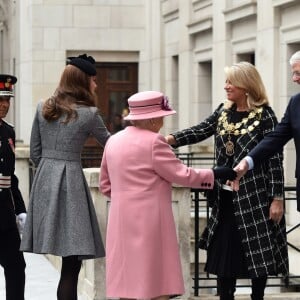 La reine Elisabeth II d'Angleterre et Kate Catherine Middleton, duchesse de Cambridge, viennent inaugurer la ré-ouverture de la "Bush House" à Londres. Le 19 mars 2019