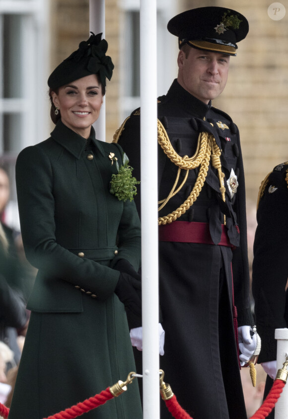 Le prince William, duc de Cambridge, et Kate Catherine Middleton, duchesse de Cambridge, lors de la parade de Saint-Patrick dans le quartier de Hounslow à Londres. Le 17 mars 2019