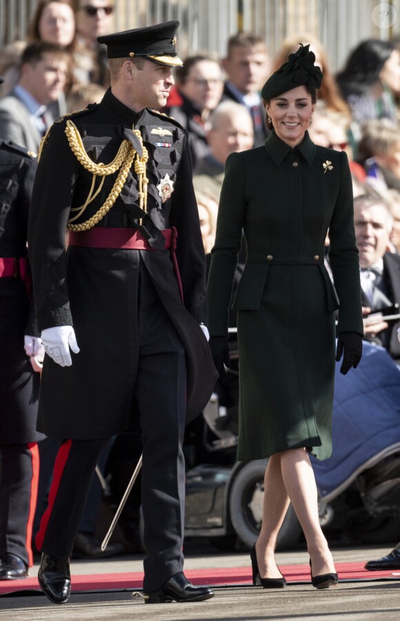 Le prince William, duc de Cambridge, et Kate Catherine Middleton, duchesse de Cambridge, lors de la parade de Saint-Patrick dans le quartier de Hounslow à Londres. Le 17 mars 2019