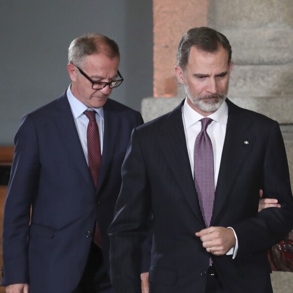Le roi Felipe VI et la reine Letizia (robe Intropia) d'Espagne prenaient part le 19 mars 2019 à la remise des Prix de la Culture espagnole 2017 au musée du Prado à Madrid.