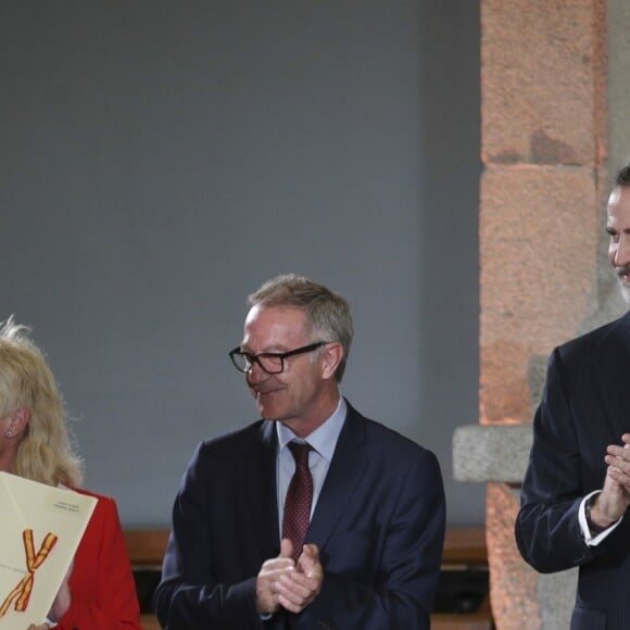 Le roi Felipe VI et la reine Letizia (robe Intropia) d'Espagne prenaient part le 19 mars 2019 à la remise des Prix de la Culture espagnole 2017 au musée du Prado à Madrid.