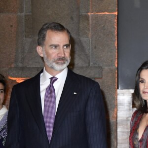 Le roi Felipe VI et la reine Letizia (robe Intropia) d'Espagne prenaient part le 19 mars 2019 à la remise des Prix de la Culture espagnole 2017 au musée du Prado à Madrid.