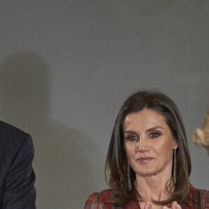 Le roi Felipe VI et la reine Letizia (robe Intropia) d'Espagne prenaient part le 19 mars 2019 à la remise des Prix de la Culture espagnole 2017 au musée du Prado à Madrid.