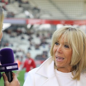 Anne-Laure Bonnet, la Première Dame Brigitte Macron - La FFF, la ville de Reims, France 98 et Variété Club de France ont organisé un match de gala mixte pour l'égalité hommes-femmes afin de collecter des fonds pour la fondation des femmes et Femmes Relais 51 au stade Auguste-Delaune, à Reims, France, le 20 mars 2019. © Dominique Jacovides/Bestimage