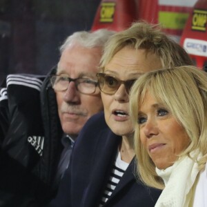 Jacques Vendroux, l'actrice et humoriste Muriel Robin et la Première Dame Brigitte Macron - La FFF, la ville de Reims, France 98 et Variété Club de France ont organisé un match de gala mixte pour l'égalité hommes-femmes afin de collecter des fonds pour la fondation des femmes et Femmes Relais 51 au stade Auguste-Delaune, à Reims, France, le 20 mars 2019. © Dominique Jacovides/Bestimage