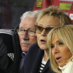 Jacques Vendroux, l'actrice et humoriste Muriel Robin et la Première Dame Brigitte Macron - La FFF, la ville de Reims, France 98 et Variété Club de France ont organisé un match de gala mixte pour l'égalité hommes-femmes afin de collecter des fonds pour la fondation des femmes et Femmes Relais 51 au stade Auguste-Delaune, à Reims, France, le 20 mars 2019. © Dominique Jacovides/Bestimage