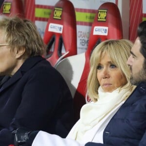 La Première Dame Brigitte Macron - La FFF, la ville de Reims, France 98 et Variété Club de France ont organisé un match de gala mixte pour l'égalité hommes-femmes afin de collecter des fonds pour la fondation des femmes et Femmes Relais 51 au stade Auguste-Delaune, à Reims, France, le 20 mars 2019. © Dominique Jacovides/Bestimage