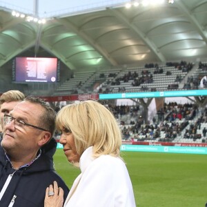 La Première Dame Brigitte Macron - La FFF, la ville de Reims, France 98 et Variété Club de France ont organisé un match de gala mixte pour l'égalité hommes-femmes afin de collecter des fonds pour la fondation des femmes et Femmes Relais 51 au stade Auguste-Delaune, à Reims, France, le 20 mars 2019. © Dominique Jacovides/Bestimage