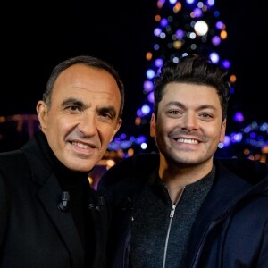 Exclusif - Nikos Aliagas et Kev Adams - Enregistrement de l'émission "Toute la musique qu'on aime" à Disneyland Paris le 12 décembre 2018. L'émission sera diffusée le 31 décembre 2018 à 23h30 sur TF1 pour le passage à la nouvelle année. © Cyril Moreau/Bestimage