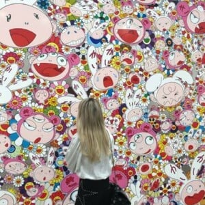Françoise Thibaut visite une exposition Jeff Koons à Los Angeles le 23 mars 2019.