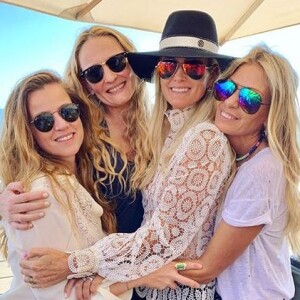 Laeticia Hallyday entourée de ses amies Elodie Piège, Yaël Abrot et Christina pour ses 44 ans célébrés le 18 mars 2019 à Los Angeles.